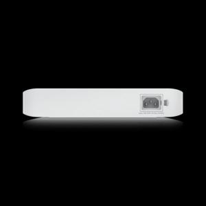Ubiquiti USW-Enterprise-8-PoE 8 Porte PoE+ 2.5Gbps (100/1000/2500); 2xSFP+; 120W
